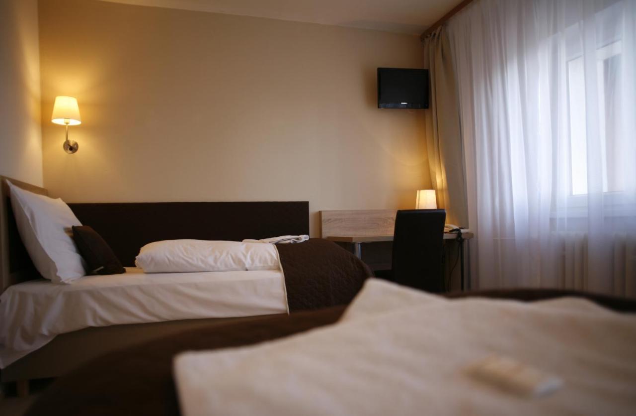 Hotel Pod Vlekem Loučná pod Klínovcem Extérieur photo