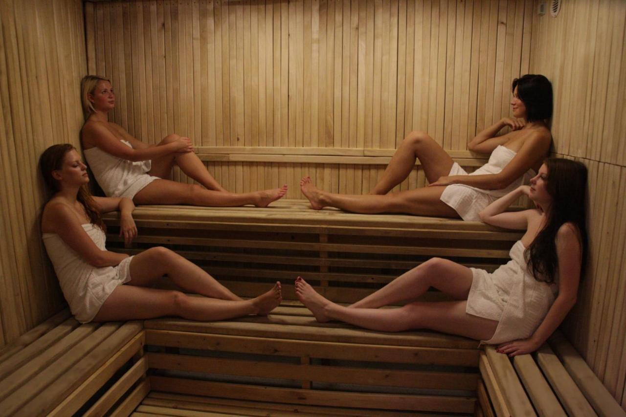 Hotel Pod Vlekem Loučná pod Klínovcem Extérieur photo