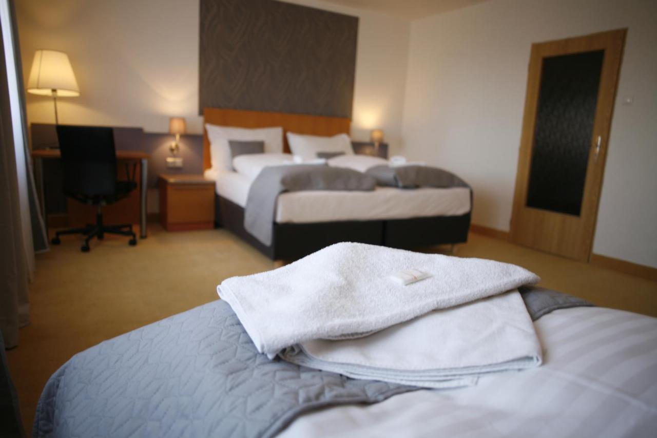 Hotel Pod Vlekem Loučná pod Klínovcem Extérieur photo