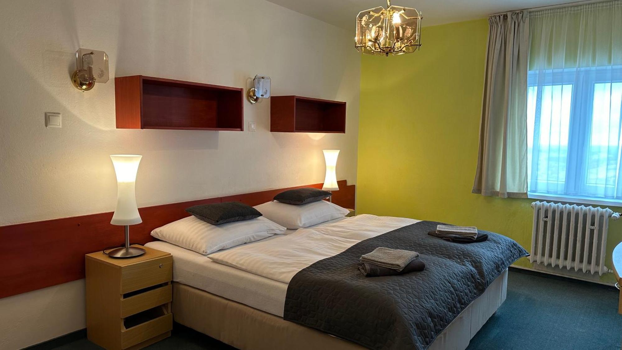 Hotel Pod Vlekem Loučná pod Klínovcem Extérieur photo