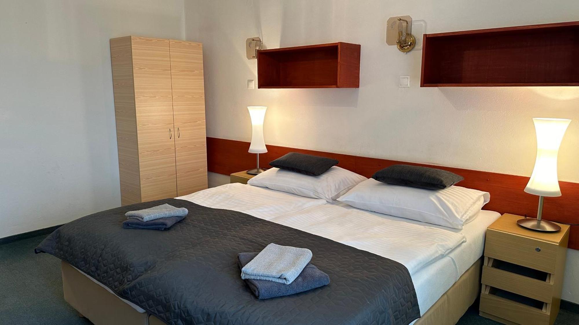 Hotel Pod Vlekem Loučná pod Klínovcem Extérieur photo